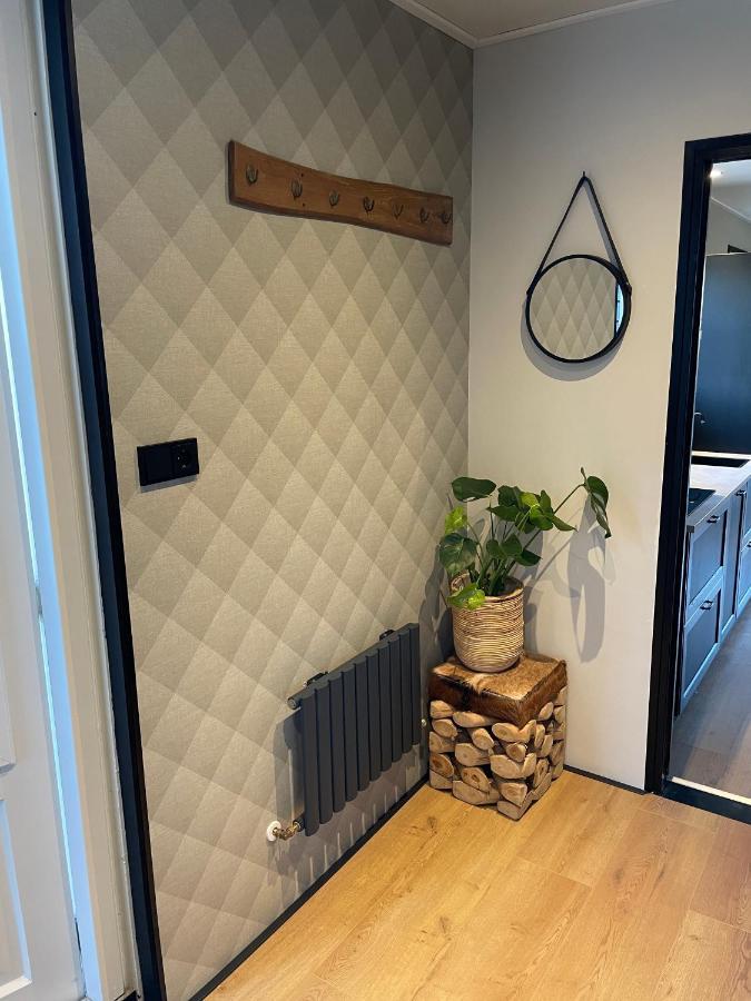 De Heerlykheid Wemeldinge, Vlak Bij Strand En Bos, Ruime Vakantiewoning Met Eigen Patio In De Karakteristieke Dorpsstraat المظهر الخارجي الصورة