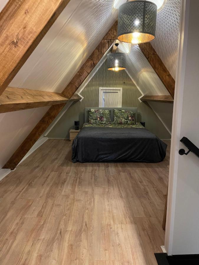 De Heerlykheid Wemeldinge, Vlak Bij Strand En Bos, Ruime Vakantiewoning Met Eigen Patio In De Karakteristieke Dorpsstraat المظهر الخارجي الصورة